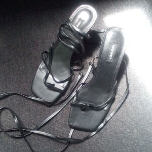 Nine West Black Strappy Sandals